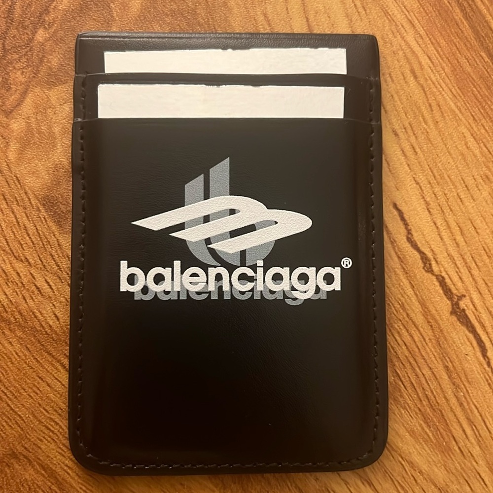 New Authentic Balenciaga Magnet Card Holder/New Logo Original Price 295$